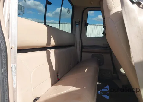 1999 Ford F-250 Lariat/Xl/Xlt z USA, uszkodzony, nr VIN 1FTNX21L2XEC45773